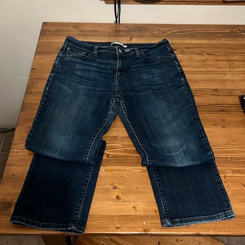 Women’s Levi straight leg 31 waist 30 length